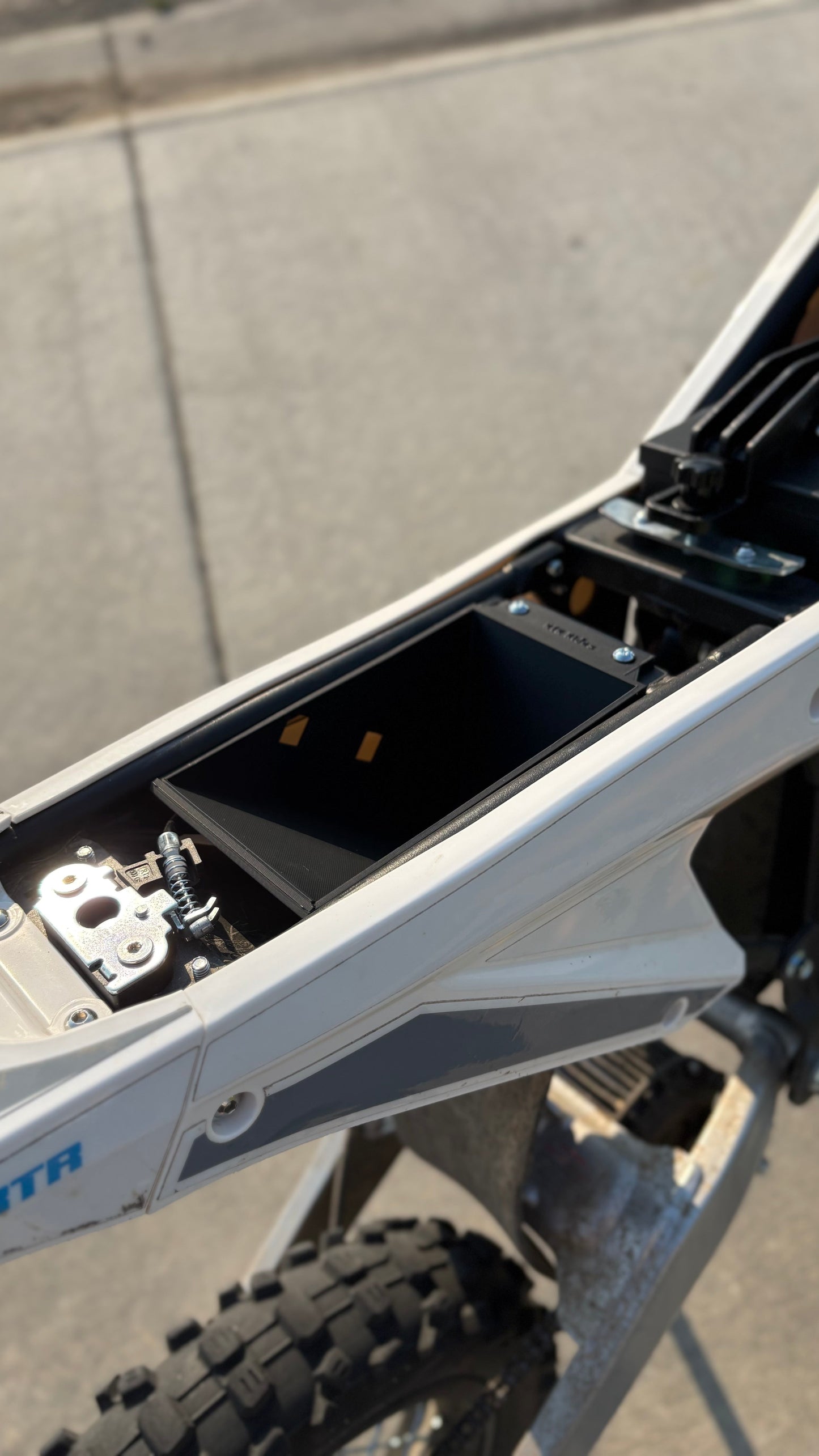 ETM RTR under seat storage PREORDER